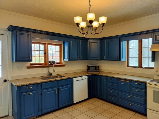 Building Photo - 255 Stockton St