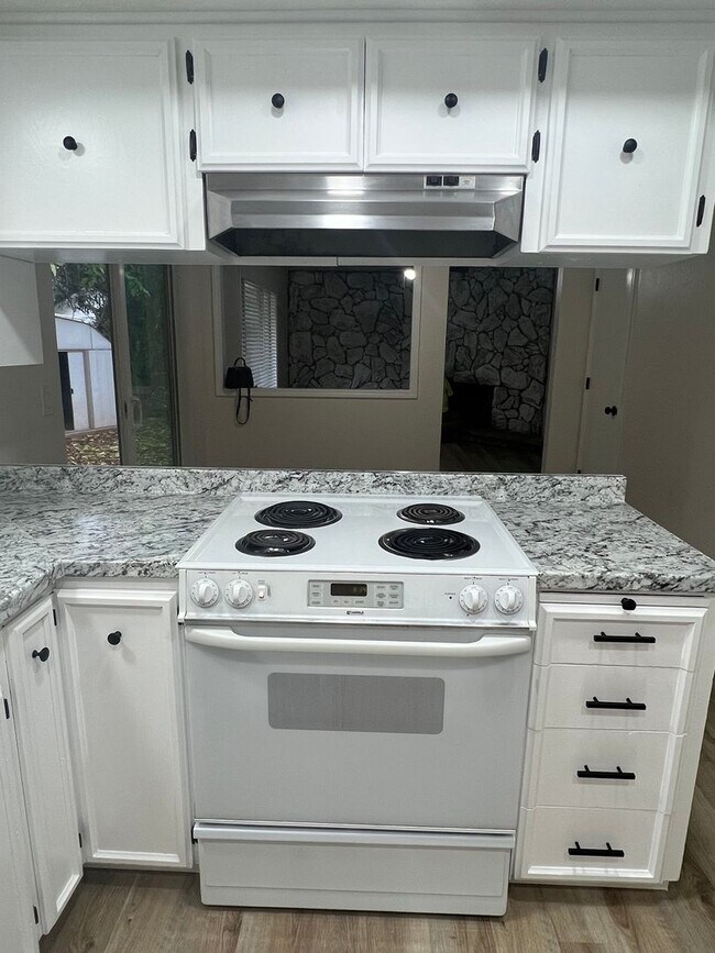 Building Photo - ALL NEW...Flooring/Fixtures/Paint...MUST SEE!