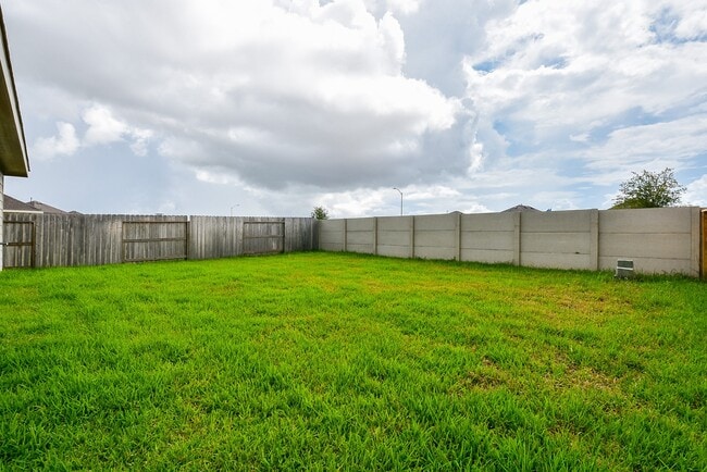 Building Photo - 26627 Wilderye Cv Ln