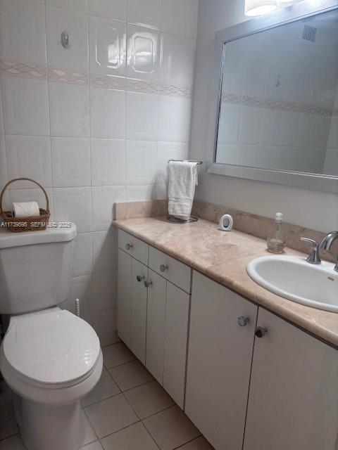 Building Photo - 100 Lincoln Rd