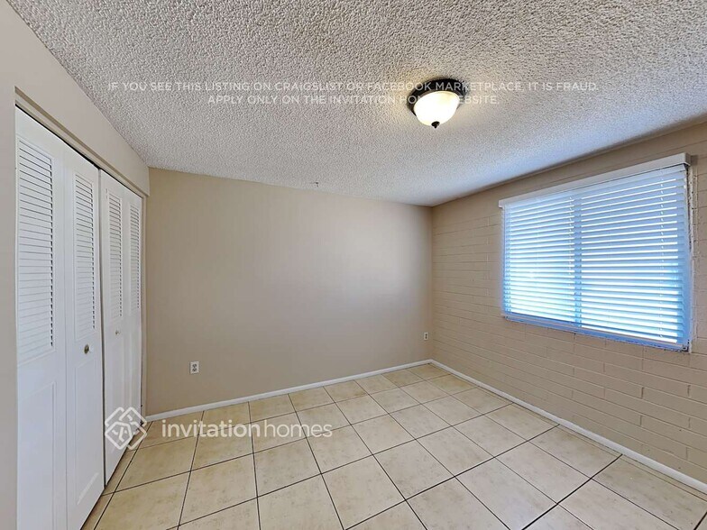 Building Photo - 4359 N 71st Dr