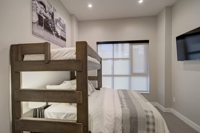 Building Photo - 110 W Beall St