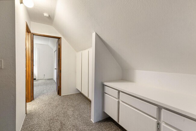 Building Photo - 117 A Ln