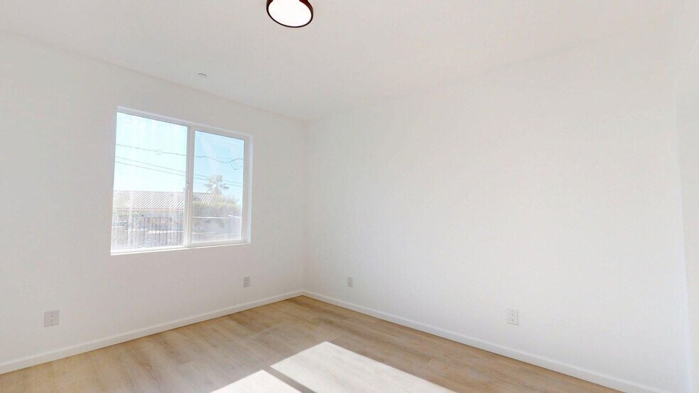 Building Photo - 9850 Mesquite Ave