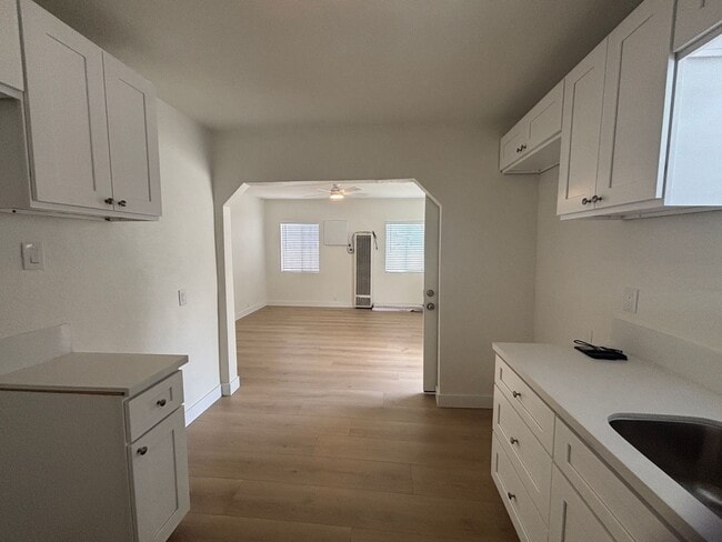 Building Photo - Remodeled 3 bedroom 2 bath Single Story Ho...