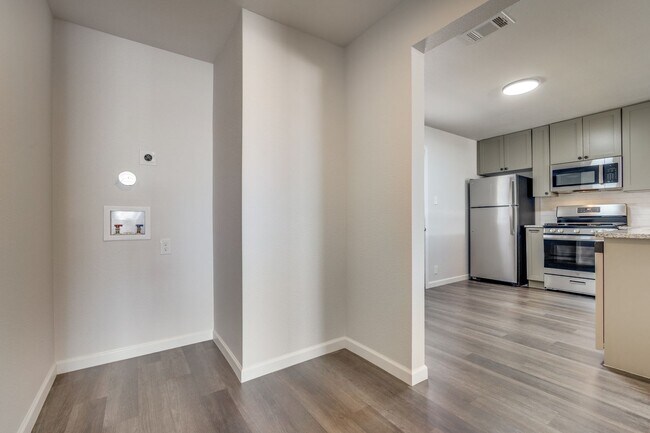 Building Photo - 1302 Margie St