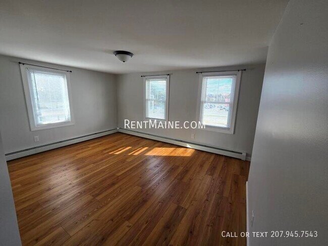 Building Photo - 199 N Main St