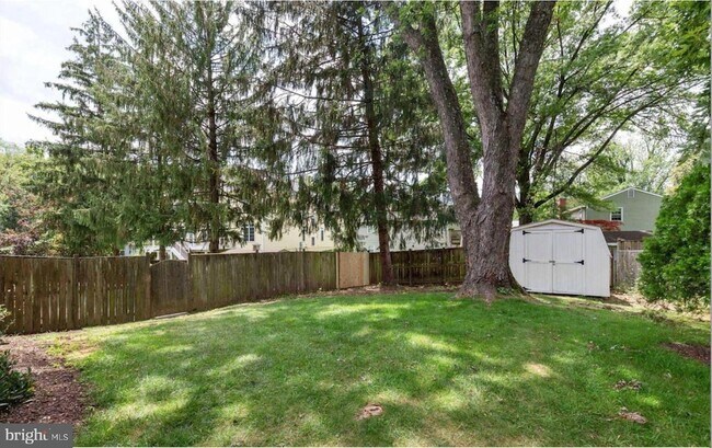 Building Photo - 1606 Mary Ellen Ct