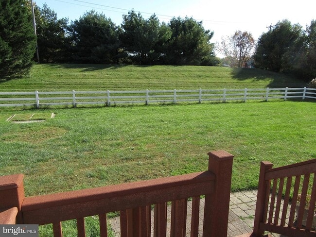 Building Photo - 107 Mallard Way