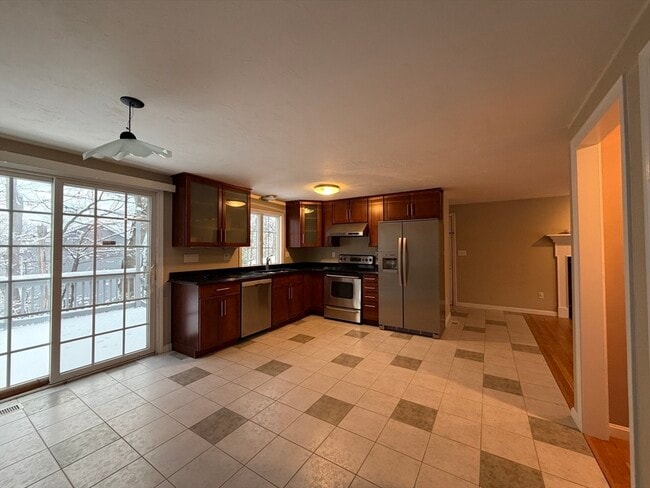 Building Photo - 25 Wren Terrace