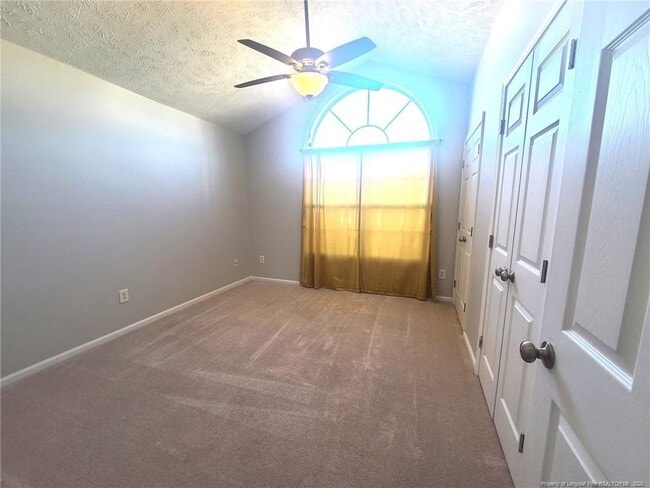 Building Photo - 5215 Woodpecker Dr