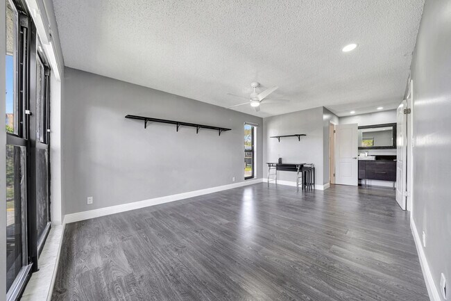 Building Photo - 516 Osprey Dr