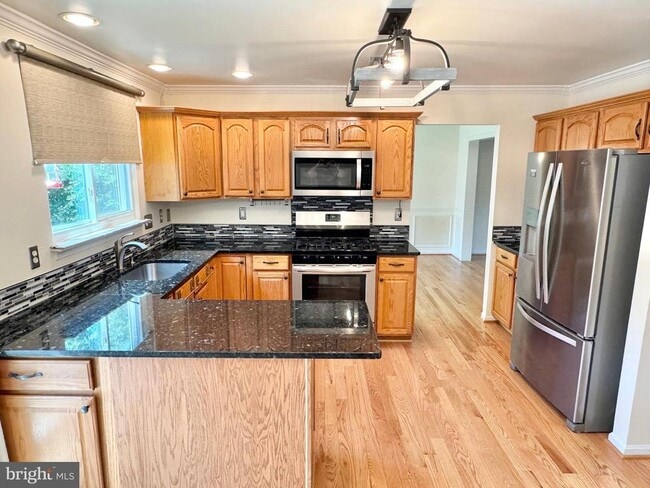 Building Photo - 53 Crestwood Ln