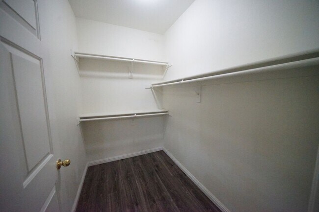Building Photo - 833 Aspen Peak Loop