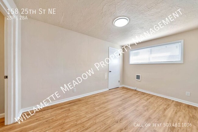 Building Photo - Cozy 2 Bedroom, 1.5 Bathroom Apartment off...