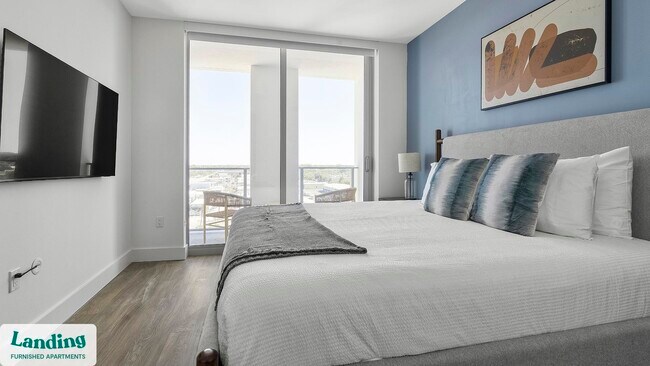 Building Photo - 1950 Mayfair St