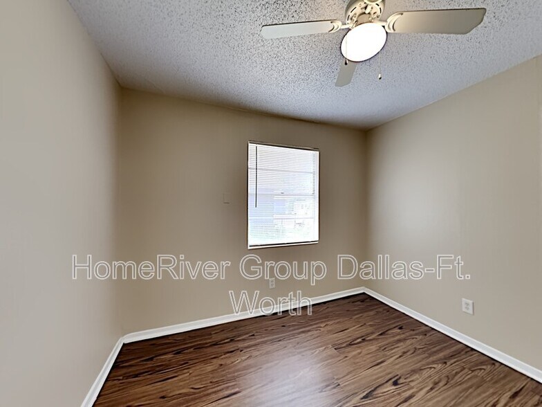 Building Photo - 4345 Chestnut Dr