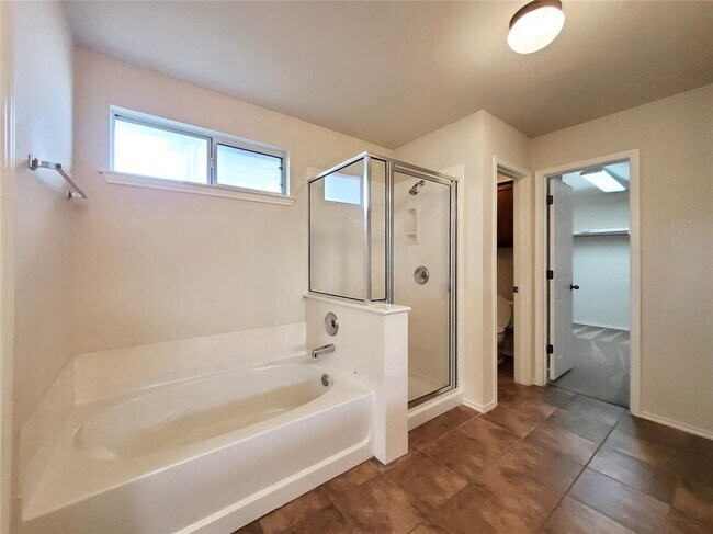 Building Photo - 15109 Fernhill Dr