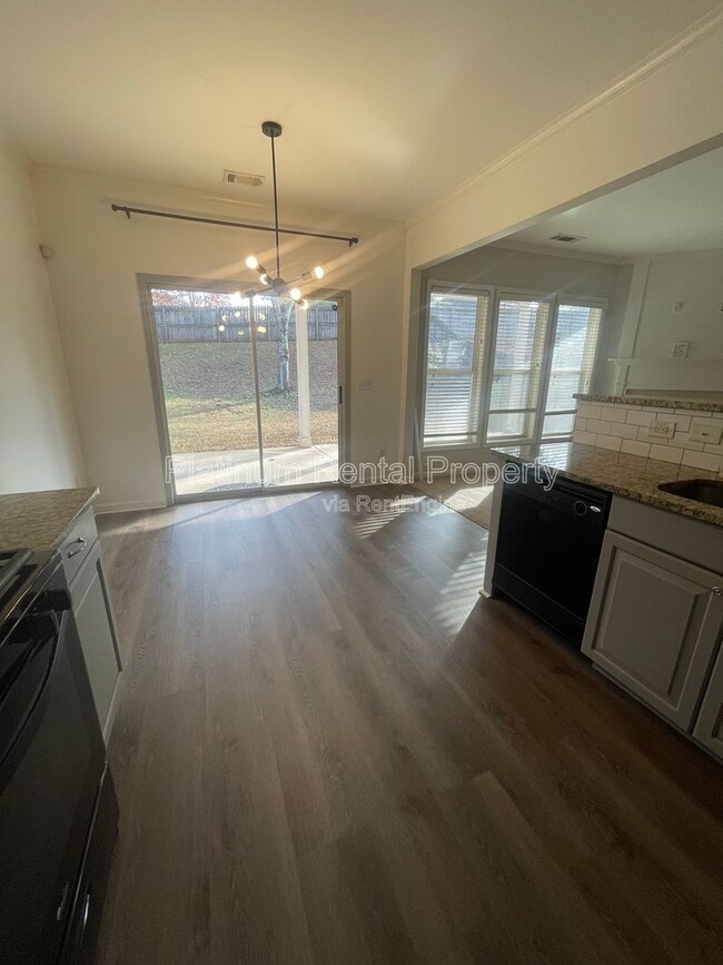 Building Photo - 5545 Weddington Dr