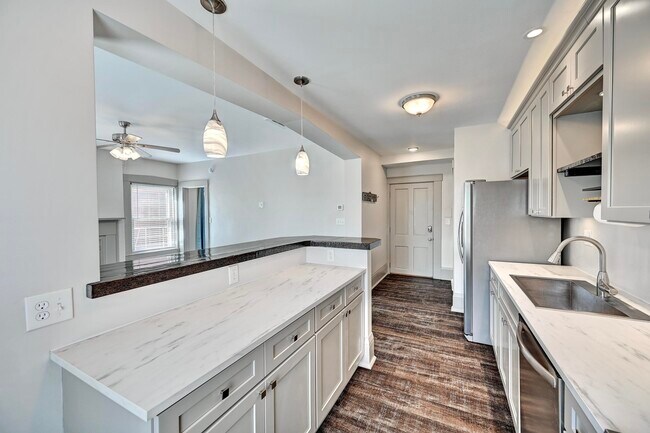 Building Photo - 519 Greenup St