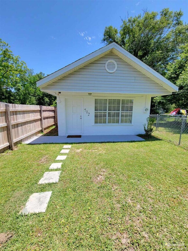 Building Photo - 712 N 49th Ave