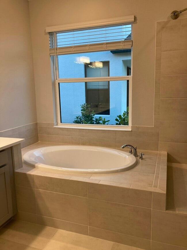 Building Photo - 15333 Isla Palma Ln