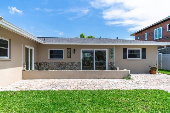 Building Photo - 6454 2nd Palm Point