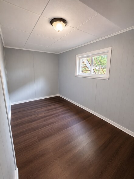 Building Photo - 460 5th Ave