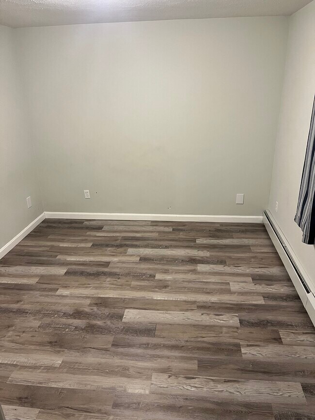 Building Photo - 55 Ridgeway Ave