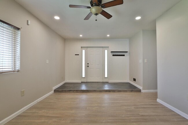 Building Photo - 3553 Brookside Blvd
