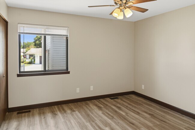 Building Photo - 2409 Heritage Dr