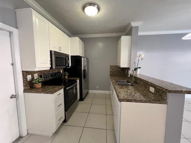 Building Photo - 2163 Madeira Dr