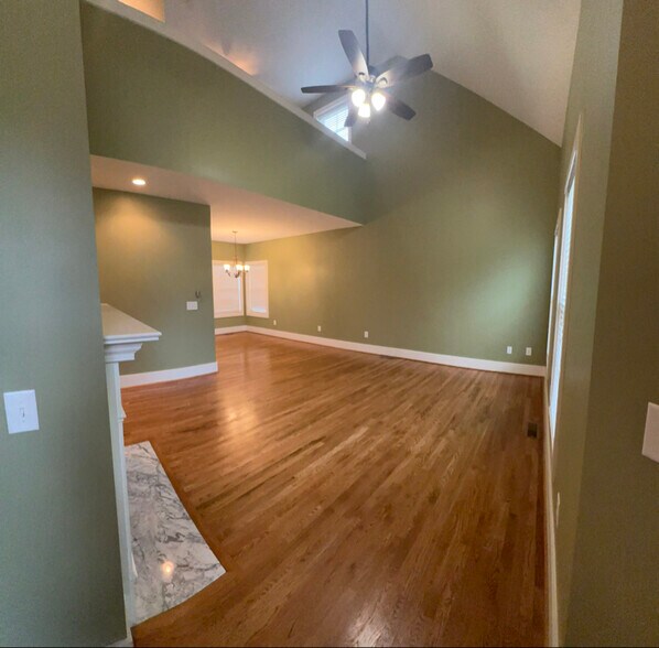 Building Photo - 22 Twin Oaks Dr