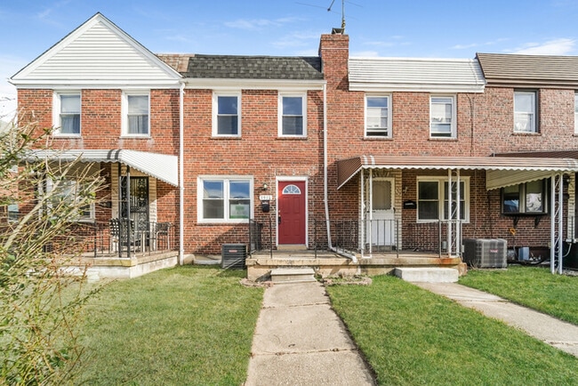 Building Photo - 1917 Searles Rd