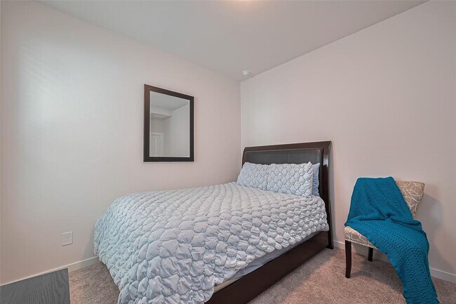 Building Photo - 4910 Tan Briar Dr