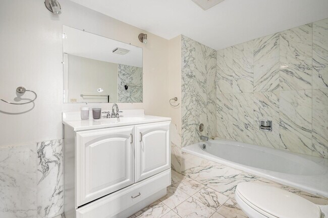 Building Photo - 5100 N Ocean Blvd