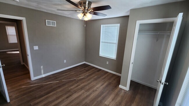 Building Photo - 415 Kansas Avenue