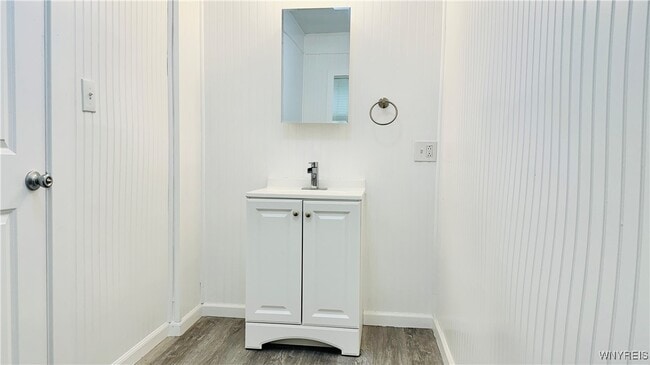 Building Photo - 701 Cedar Ave