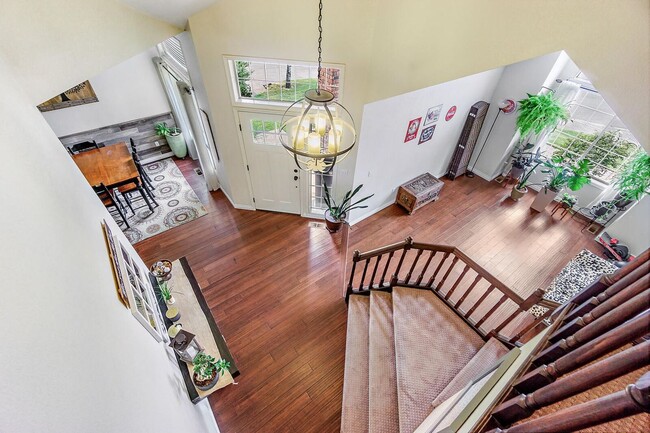 Building Photo - Large East Medford home for Lease!