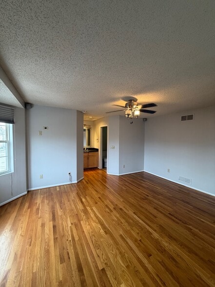 Building Photo - 1091 Harrison Ave