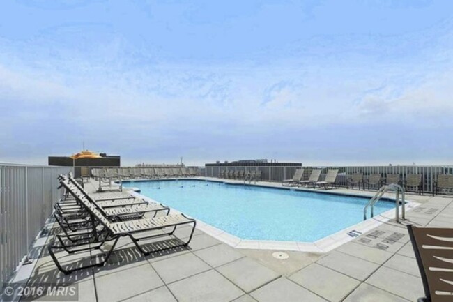 Rooftop Pool - 5500 Friendship Blvd