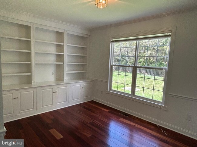 Building Photo - 46728 Hollow Mountain Pl