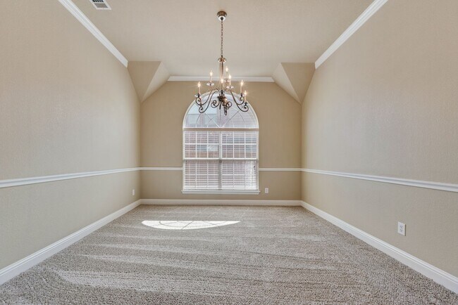 Building Photo - A must see home in Grand Prairie!