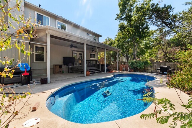 Building Photo - 1305 Cedar Brook Dr