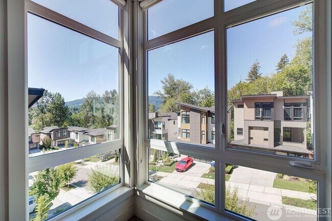 Building Photo - 4Bd/3.25Ba Issaquah House