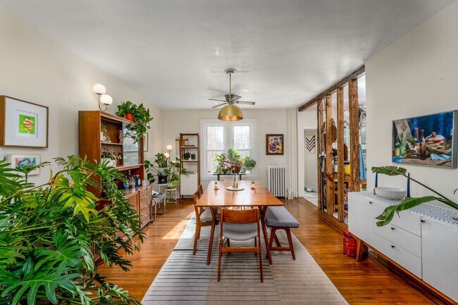 Building Photo - Oakenshawe 5-Bedroom, 2-Bathroom Home Close to Johns Hopkins