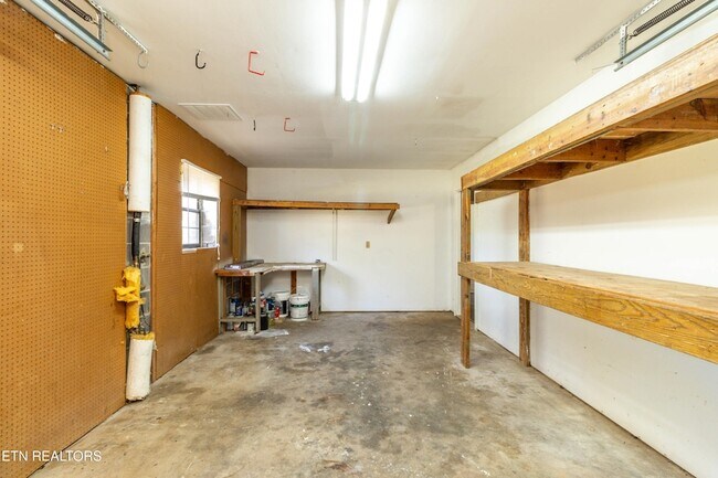 Building Photo - 1817 Sedgewick Dr