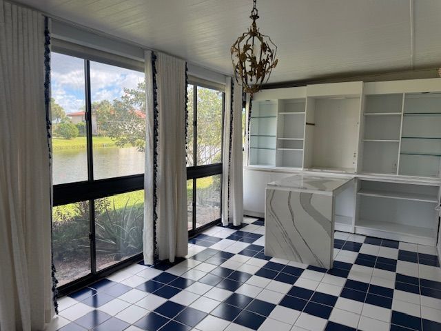 Building Photo - 8045 Eastlake Dr