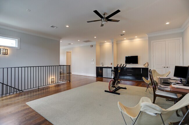 Building Photo - 1632 Potomac Dr