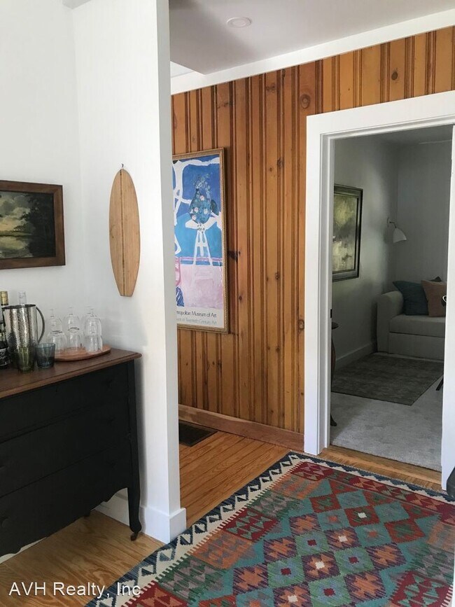 Building Photo - 1 br, 1.5 bath House - 11 Stewart Ave